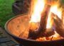 Das Bild zeigt das Beitragsbild 1 zum Thema: Die Feuerschale - Dein Geheimtipp für gemütliche Gartenabende voller Romantik und Lifestyle